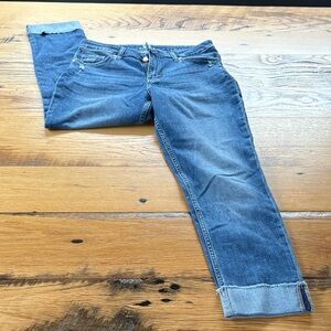 Lee Women's Classic Blue Ankle Jeans - Size 8